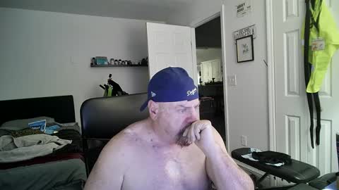 Snapshot of flaguy3233 chatting on 01/28/25, 03:04 Florida guy online show from 01/28/25, 03:04