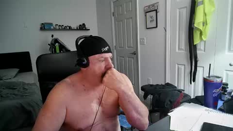 Snapshot of flaguy3233 chatting on 02/06/25, 06:08 Florida guy online show from 02/06/25, 06:08