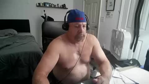 Snapshot of flaguy3233 chatting on 09/29/25, 03:44 Florida guy online show from 09/29/25, 03:44