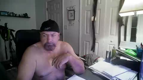 Snapshot of flaguy3233 chatting on 11/29/25, 01:14 Florida guy online show from 11/29/25, 01:14