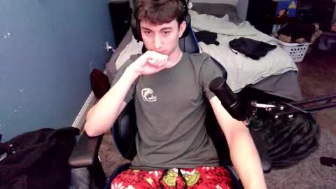 Snapshot of flakytuber chatting on 10/24/25, 02:35 Parzival001 online show from 10/24/25, 02:35