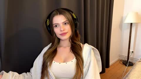 Emma online show from 05/07/26, 02:55