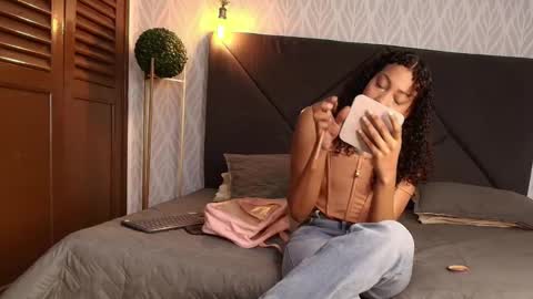 Flavia online show from 11/11/25, 07:36