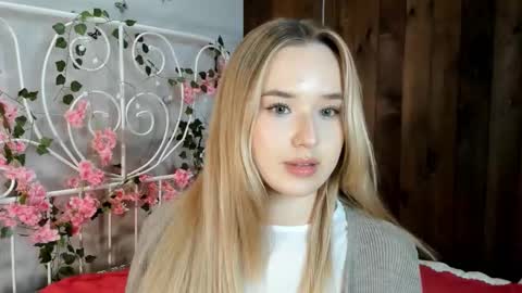 Amina online show from 11/18/25, 03:16