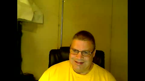 Snapshot of fletch32 chatting on 10/17/25, 01:14 jd online show from 10/17/25, 01:14