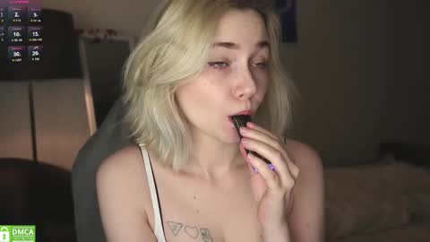 Lisa online show from 03/22/26, 09:51