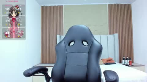   FLEUR   online show from 06/06/26, 12:21