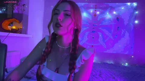 Mia online show from 11/04/25, 04:50