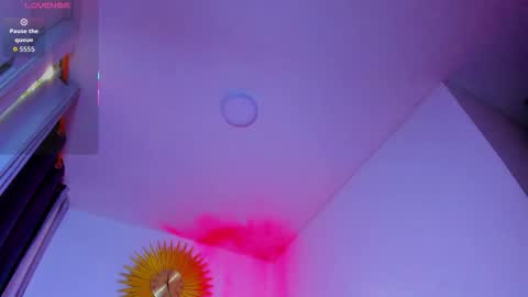 Flex Taylor  online show from 12/15/25, 10:03