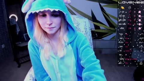 FlexiMona online show from 10/19/25, 08:42