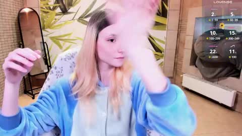 FlexiMona online show from 04/19/26, 10:03