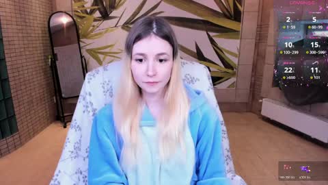 Snapshot of fleximona chatting on 05/17/26, 10:00 FlexiMona online show from 05/17/26, 10:00
