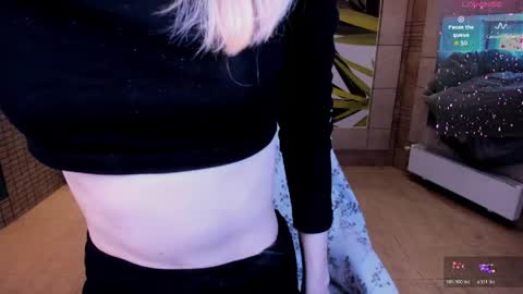Snapshot of fleximona chatting on 05/31/26, 10:11 FlexiMona online show from 05/31/26, 10:11