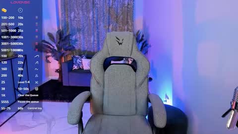 Flexyfoxy online show from 12/18/25, 10:21