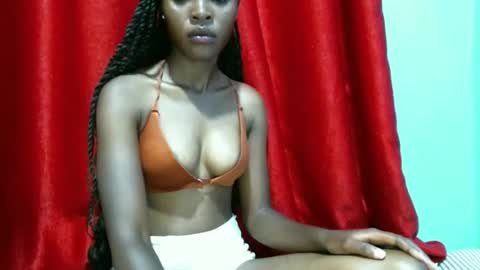 Snapshot of flirty_eboni chatting on 03/22/26, 09:02 clara online show from 03/22/26, 09:02