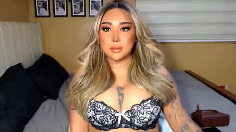 Snapshot of flirtybellahotcummings chatting on 10/31/25, 10:16 Bella Napoli online show from 10/31/25, 10:16