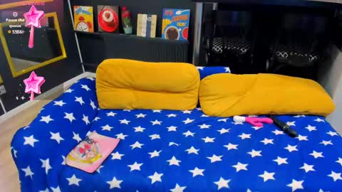 Mary online show from 02/10/25, 03:57