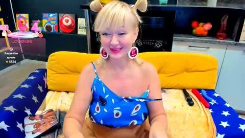 Mary online show from 10/01/25, 09:43