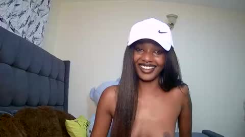Snapshot of flirtyy_sheery chatting on 12/20/24, 03:53 sheery online show from 12/20/24, 03:53