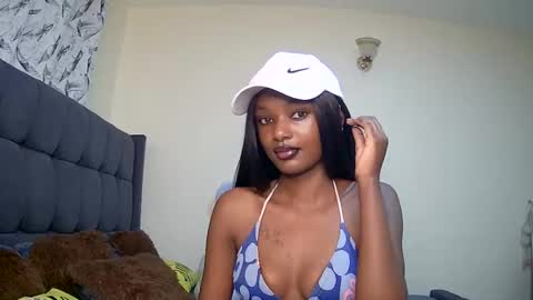 Snapshot of flirtyy_sheery chatting on 12/21/24, 05:25 sheery online show from 12/21/24, 05:25