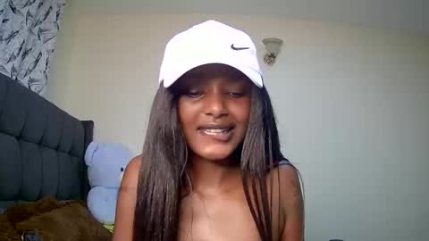 Snapshot of flirtyy_sheery chatting on 12/22/24, 03:55 sheery online show from 12/22/24, 03:55
