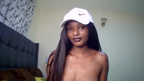 Snapshot of flirtyy_sheery chatting on 12/28/24, 11:19 sheery online show from 12/28/24, 11:19