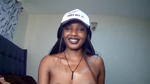 Snapshot of flirtyy_sheery chatting on 01/05/25, 08:00 sheery online show from 01/05/25, 08:00