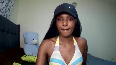 Snapshot of flirtyy_sheery chatting on 01/18/25, 03:38 sheery online show from 01/18/25, 03:38