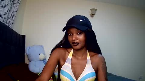 Snapshot of flirtyy_sheery chatting on 01/19/25, 12:38 sheery online show from 01/19/25, 12:38