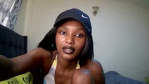 Snapshot of flirtyy_sheery chatting on 01/22/25, 05:16 sheery online show from 01/22/25, 05:16
