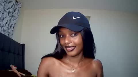 Snapshot of flirtyy_sheery chatting on 01/24/25, 03:43 sheery online show from 01/24/25, 03:43
