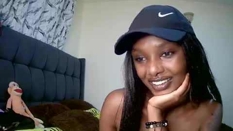 Snapshot of flirtyy_sheery chatting on 01/25/25, 01:52 sheery online show from 01/25/25, 01:52
