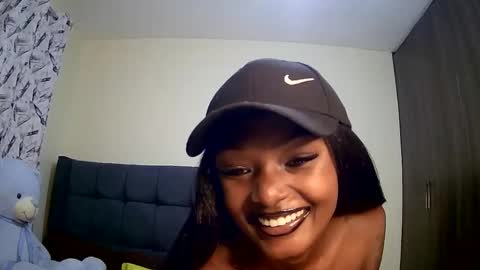 Snapshot of flirtyy_sheery chatting on 02/05/25, 12:17 sheery online show from 02/05/25, 12:17