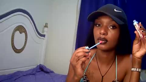 Snapshot of flirtyy_sheery chatting on 02/17/25, 04:09 sheery online show from 02/17/25, 04:09