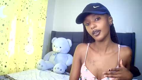 Snapshot of flirtyy_sheery chatting on 09/25/25, 07:23 sheery online show from 09/25/25, 07:23
