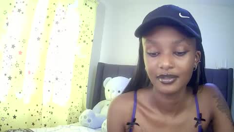 Snapshot of flirtyy_sheery chatting on 10/03/25, 05:48 sheery online show from 10/03/25, 05:48