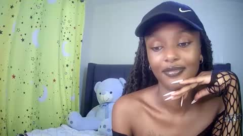 Snapshot of flirtyy_sheery chatting on 10/09/25, 06:33 sheery online show from 10/09/25, 06:33