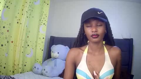 Snapshot of flirtyy_sheery chatting on 10/20/25, 07:31 sheery online show from 10/20/25, 07:31