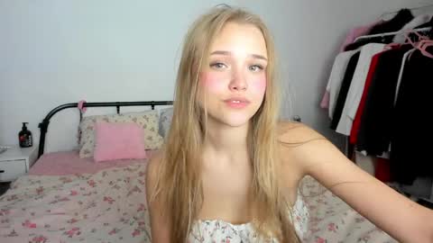 Mona online show from 04/13/26, 02:00