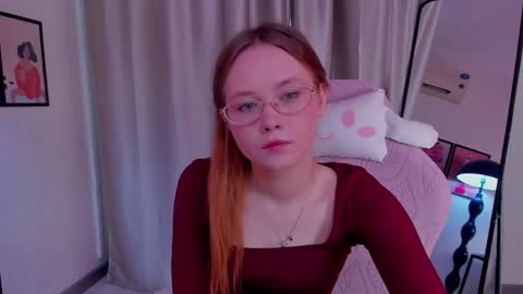 Snapshot of floralarsson chatting on 05/08/26, 04:18 hey there guys im Flora no not the one from WInx. But I love magical stuff and especially I love nature. I dont know I thin online show from 05/08/26, 04:18