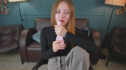 Snapshot of floralarsson chatting on 06/11/26, 03:37 hey there guys im Flora no not the one from WInx. But I love magical stuff and especially I love nature. I dont know I thin online show from 06/11/26, 03:37