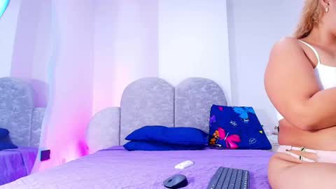 Flordecayena  online show from 06/04/26, 03:01