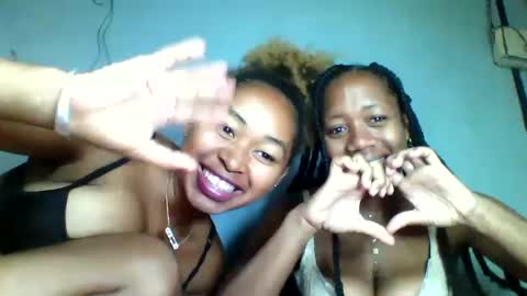 florencia011 online show from 02/17/25, 06:53