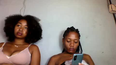 florencia011 online show from 02/18/25, 05:42