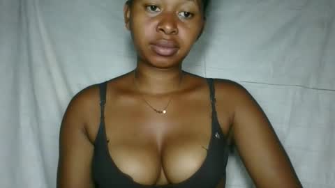 florencia011 online show from 11/23/25, 03:28