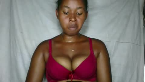 florencia011 online show from 11/25/25, 08:58