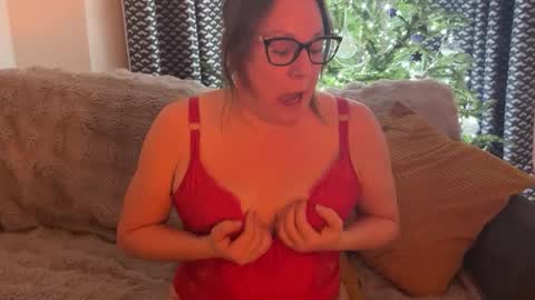 Snapshot of flossyishot chatting on 12/25/24, 11:20 flossyishot online show from 12/25/24, 11:20