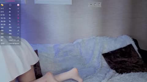 Snapshot of flouredfix chatting on 02/15/26, 07:51 Helly online show from 02/15/26, 07:51