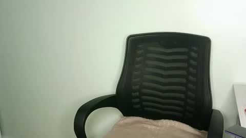 flower748 online show from 04/10/26, 04:23