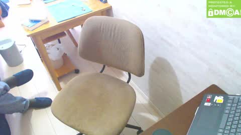 Snapshot of flowerbox chatting on 02/16/25, 03:47 flowerbox online show from 02/16/25, 03:47